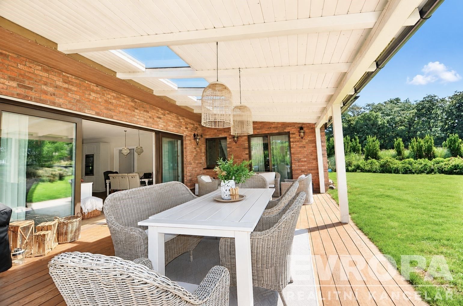 Pronájem domu 260 m² - foto 1