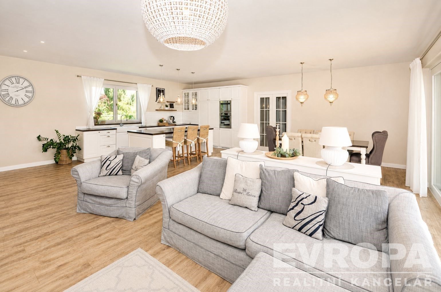 Pronájem domu 260 m² - foto 3
