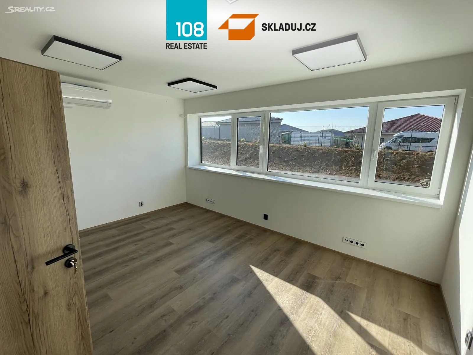 Pronájem komerčního prostoru 1106 m² - foto 4