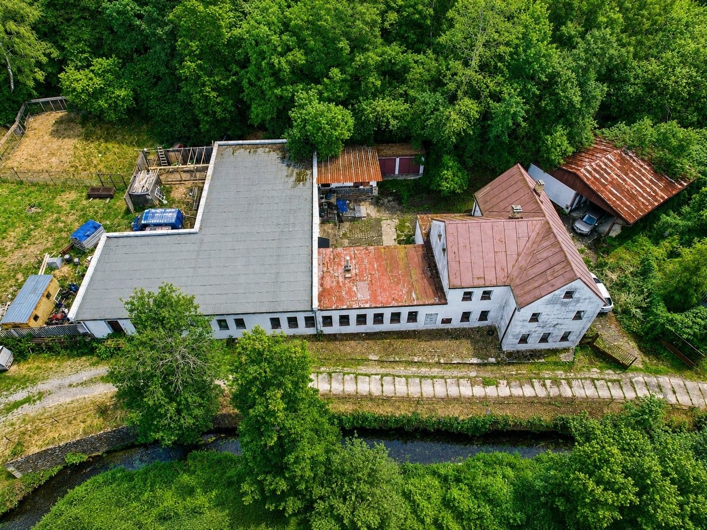 Prodej komerčního prostoru 600 m² - foto 1