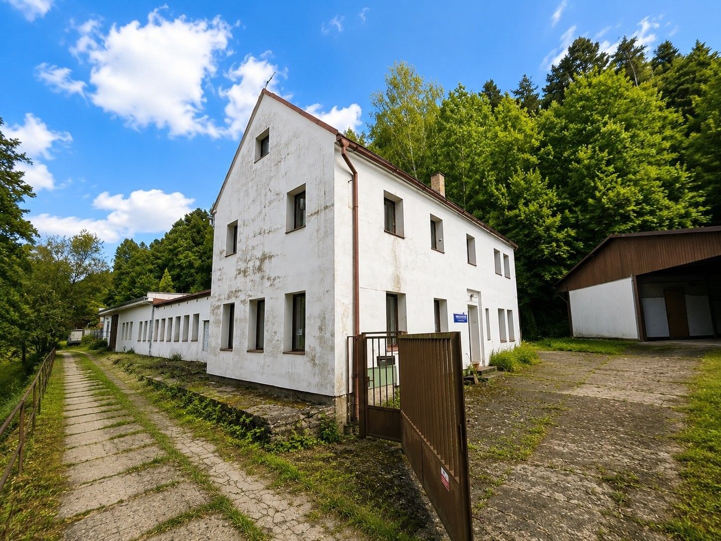 Prodej komerčního prostoru 600 m² - foto 2