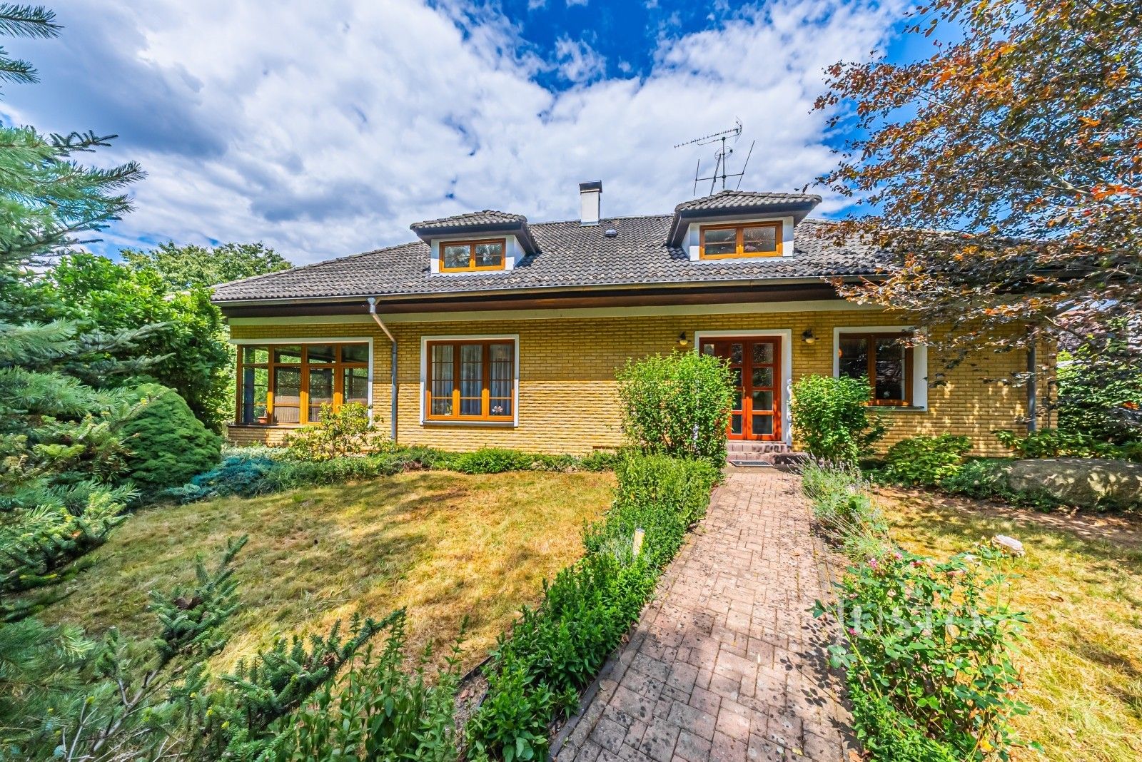 Prodej domu 255 m² - foto 1