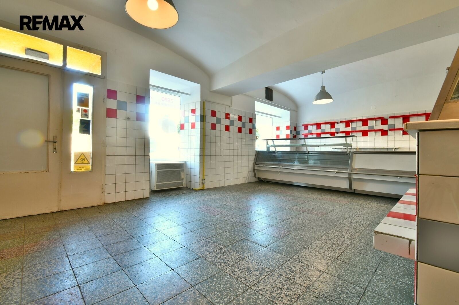 Pronájem komerčního prostoru 126 m² - foto 3