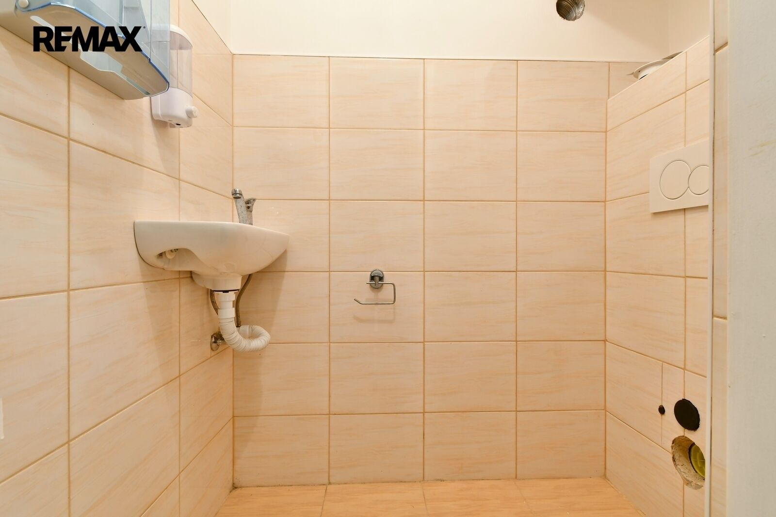 Pronájem komerčního prostoru 126 m² - foto 13
