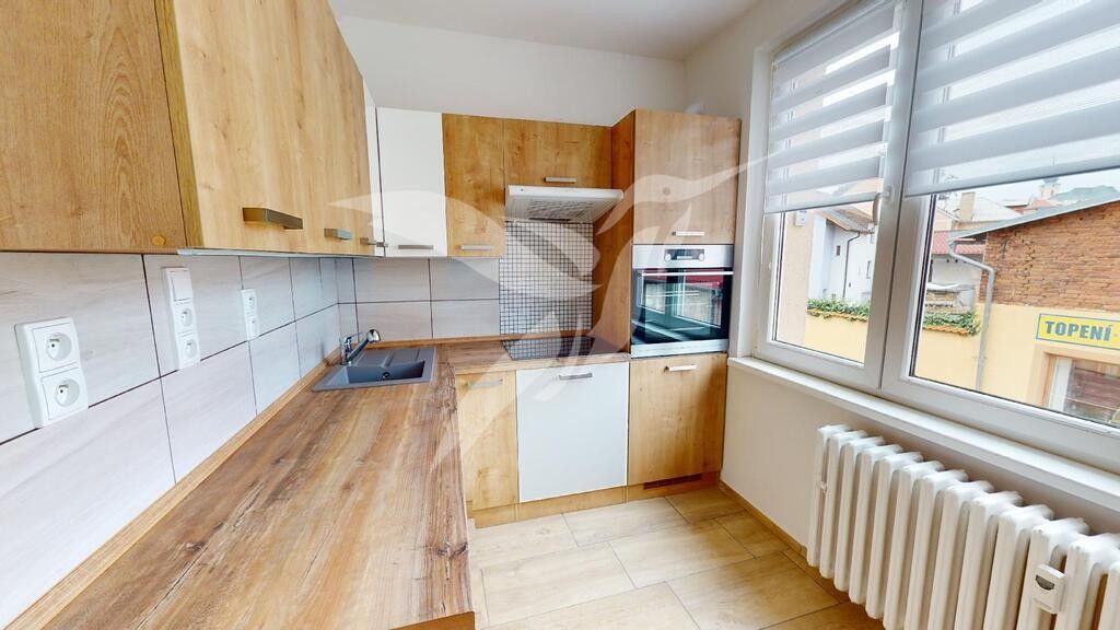 Pronájem bytu 2+1 61 m² - foto 1