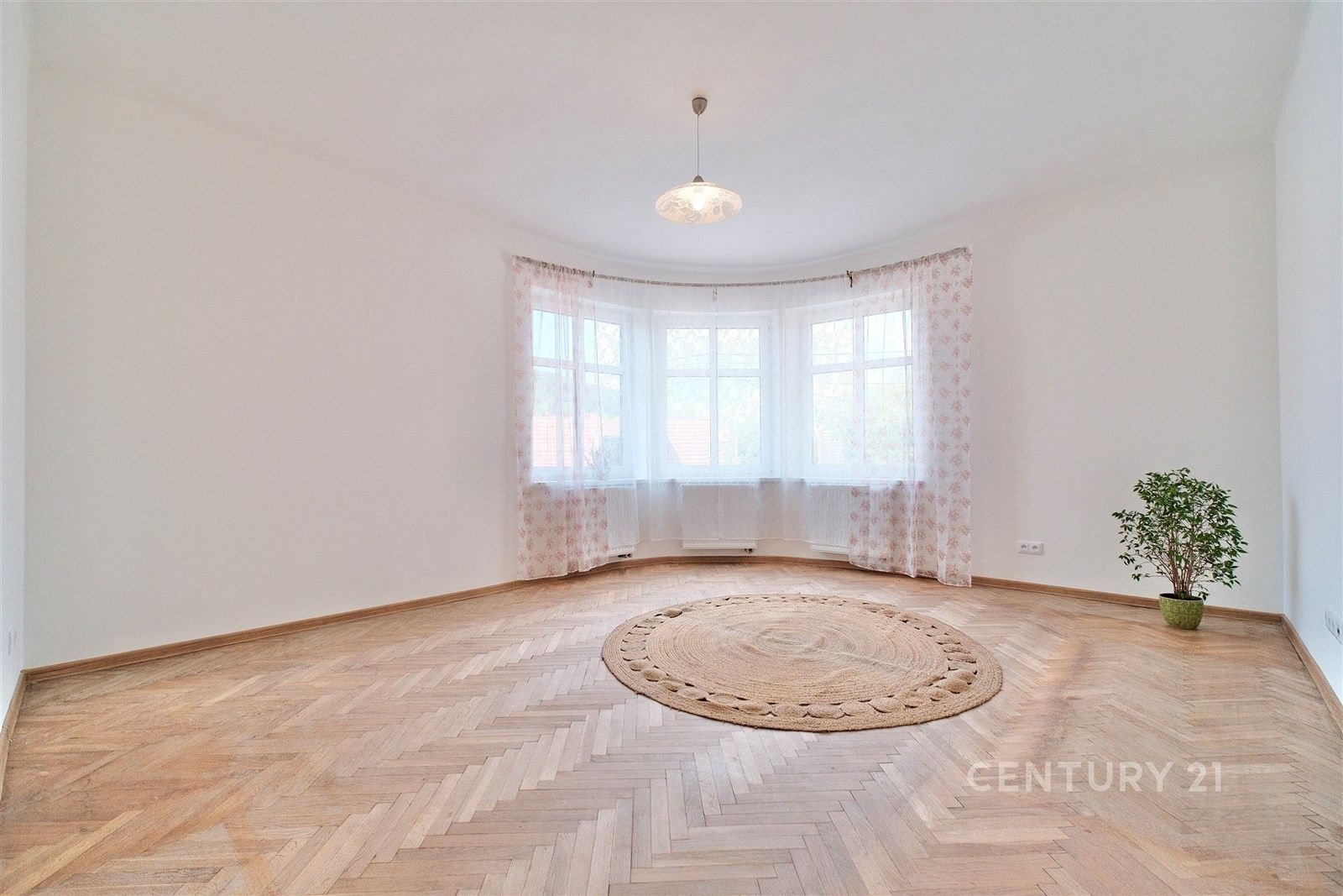 Pronájem bytu 4+1 130 m² - foto 8