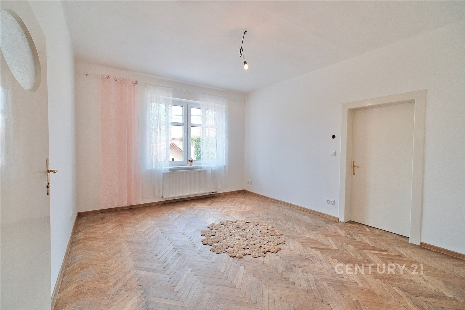 Pronájem bytu 4+1 130 m² - foto 11