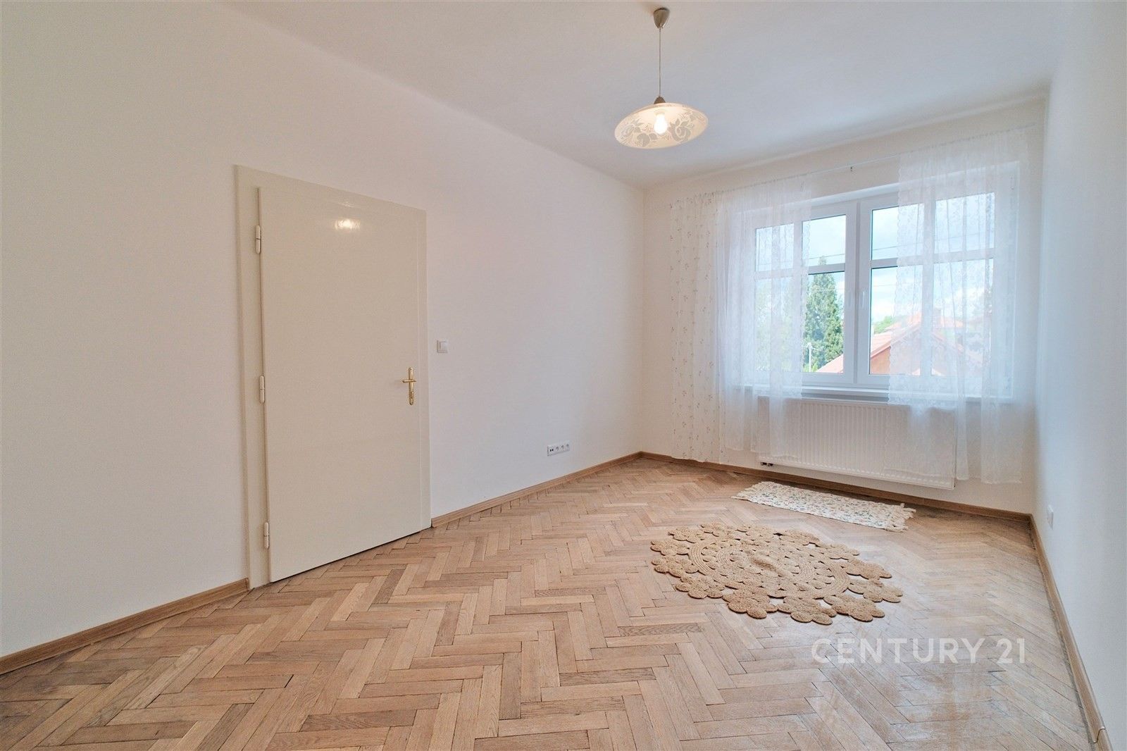 Pronájem bytu 4+1 130 m² - foto 13
