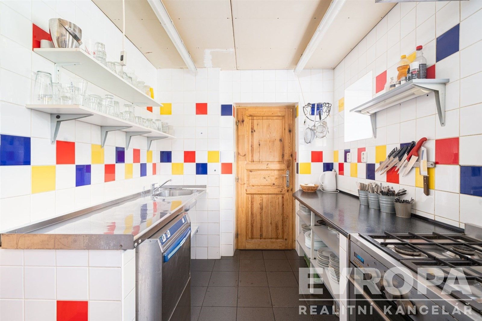 Prodej komerčního prostoru 425 m² - foto 10