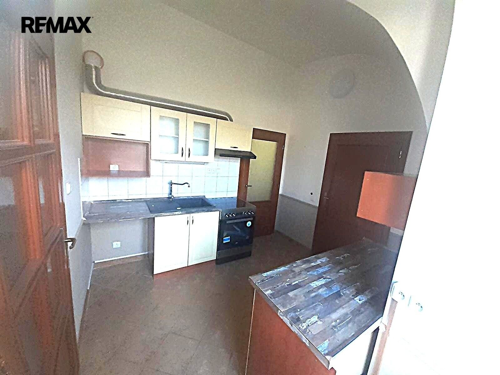 Pronájem bytu 2+1 75 m² - foto 1