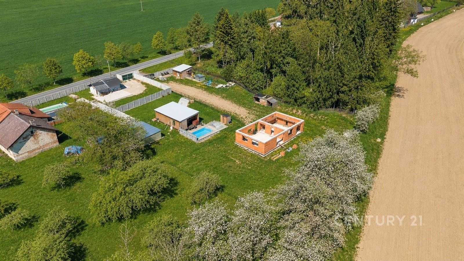 Prodej domu 140 m² - foto 2