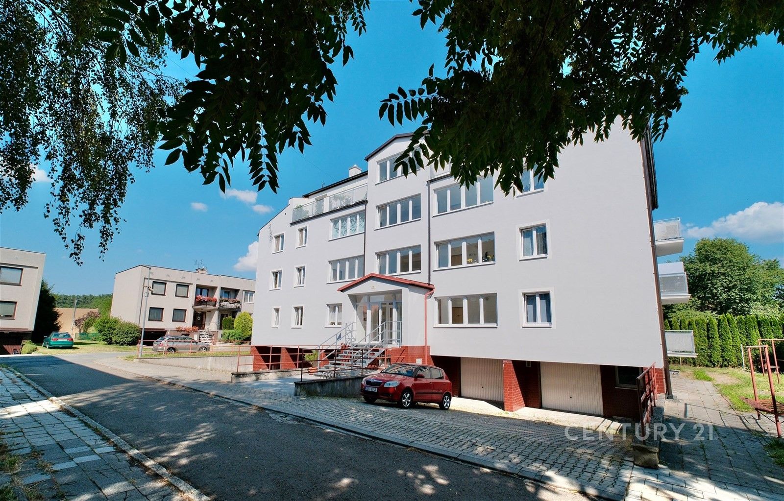 Pronájem bytu 1+kk 38 m² - foto 1