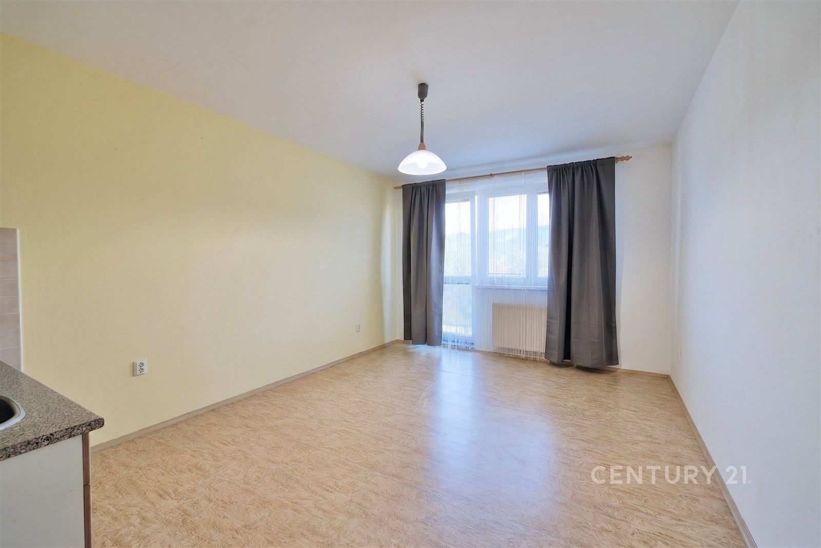 Pronájem bytu 1+kk 38 m² - foto 3