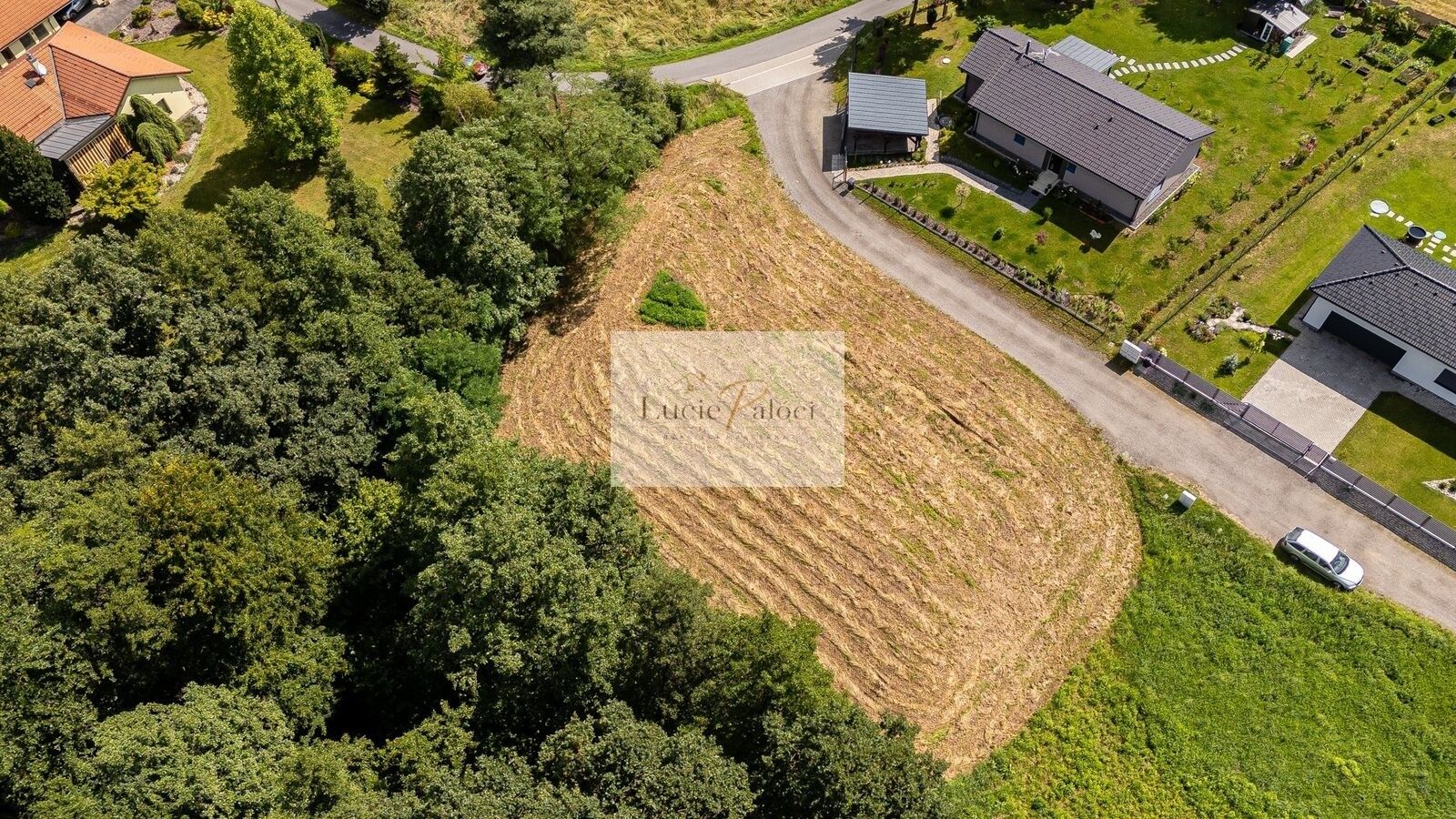 Prodej pozemku 1115 m² - foto 1