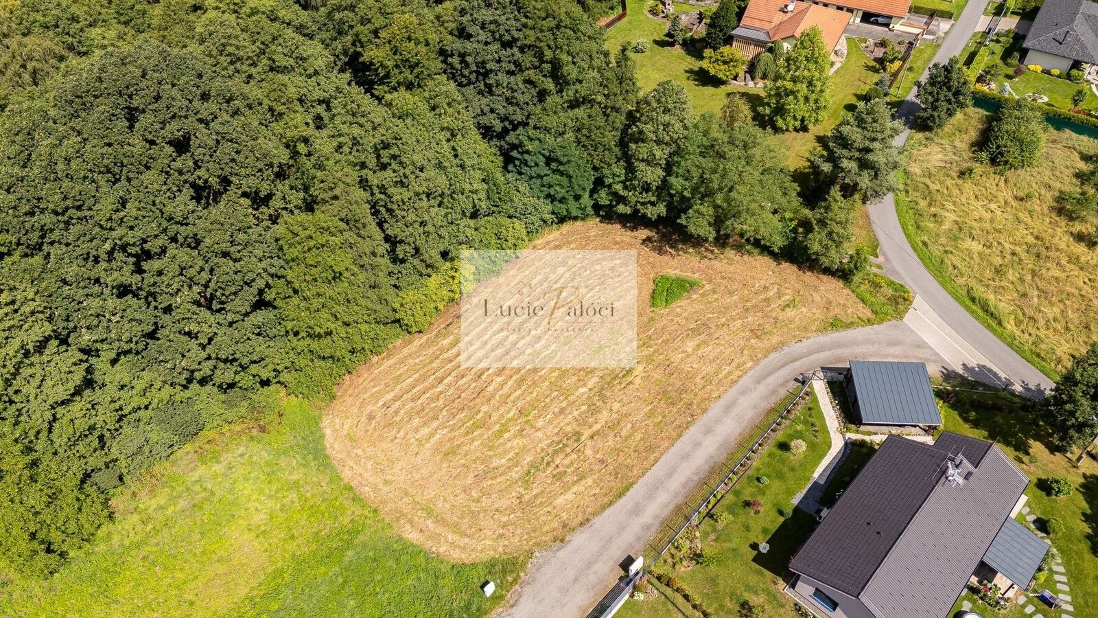 Prodej pozemku 2231 m² - foto 2