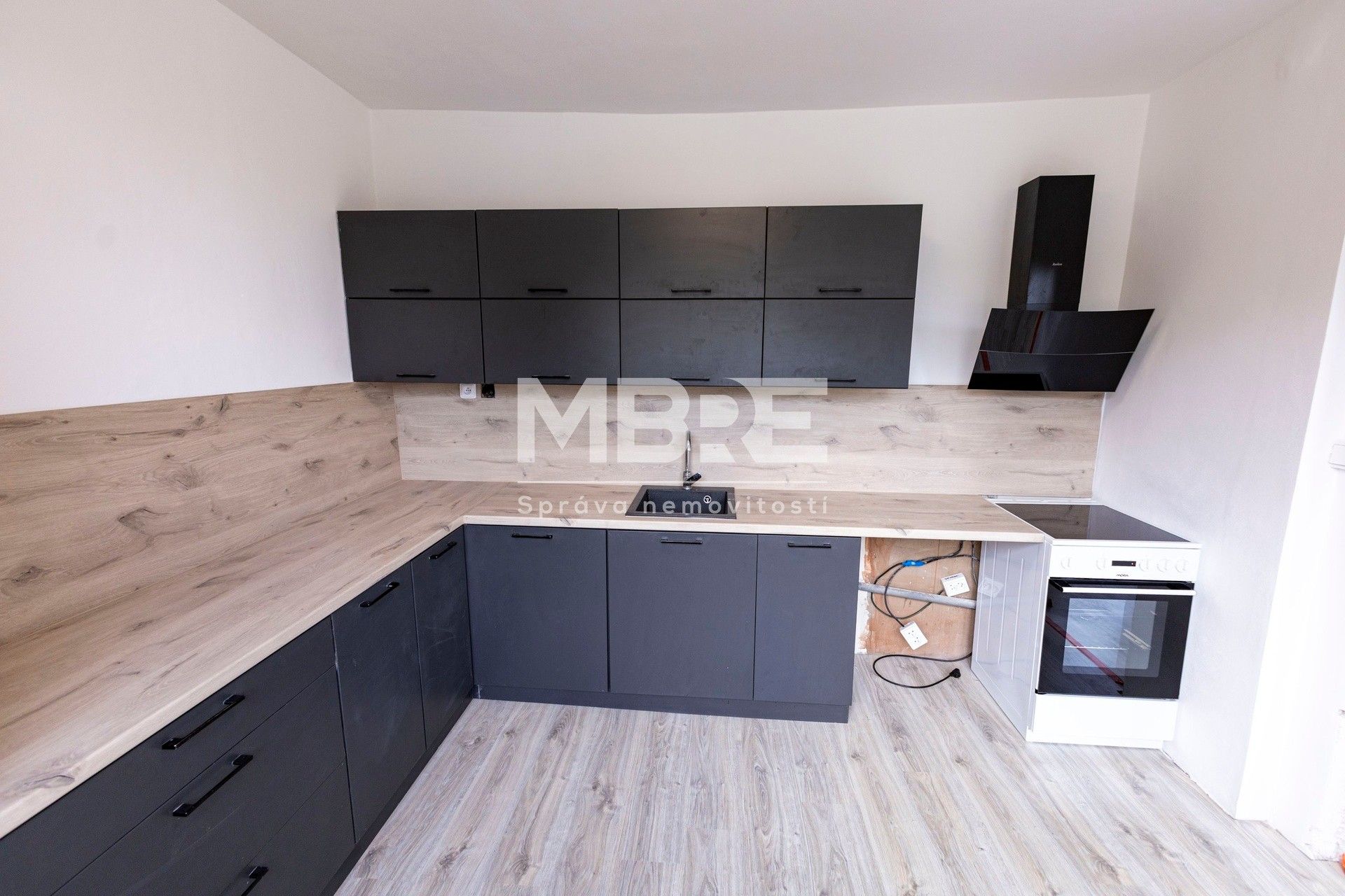 Pronájem bytu 2+1 70 m² - foto 3