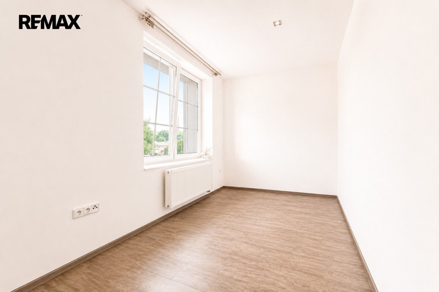 Pronájem bytu 3+kk 68 m² - foto 10