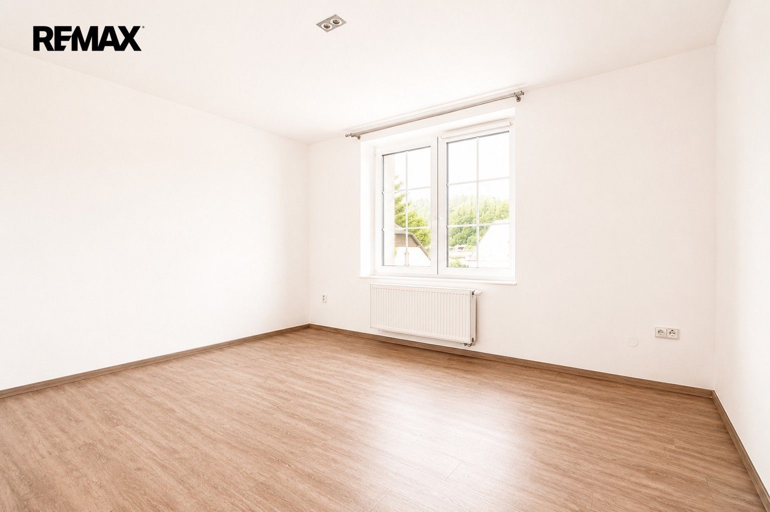 Pronájem bytu 3+kk 68 m² - foto 11