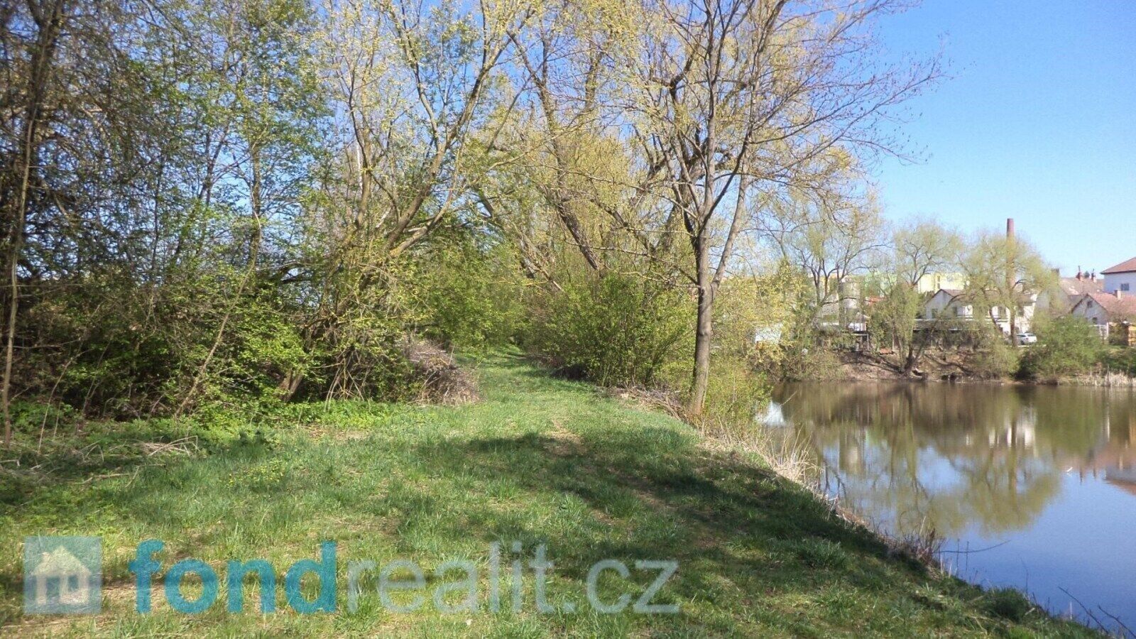 Prodej nemovitosti 326 m² - foto 1
