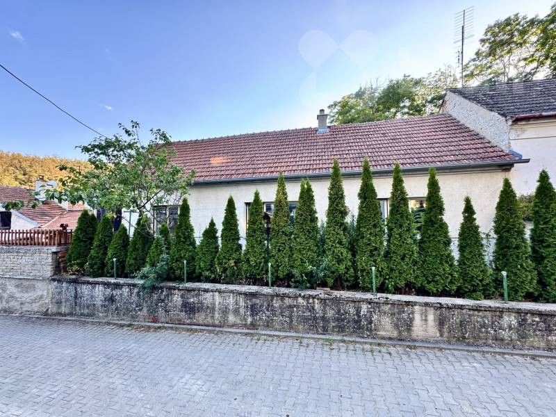 Prodej domu 100 m² - foto 1