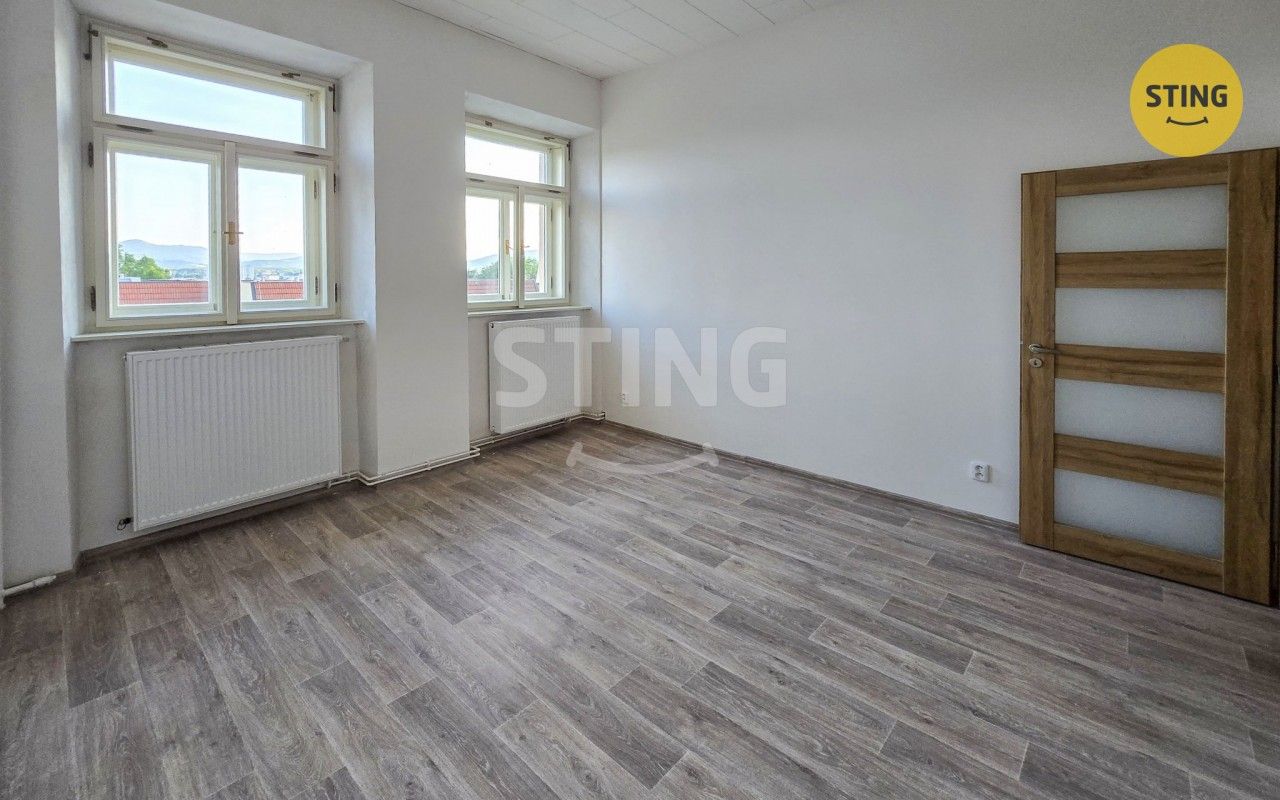Pronájem bytu 3+kk 69 m² - foto 3
