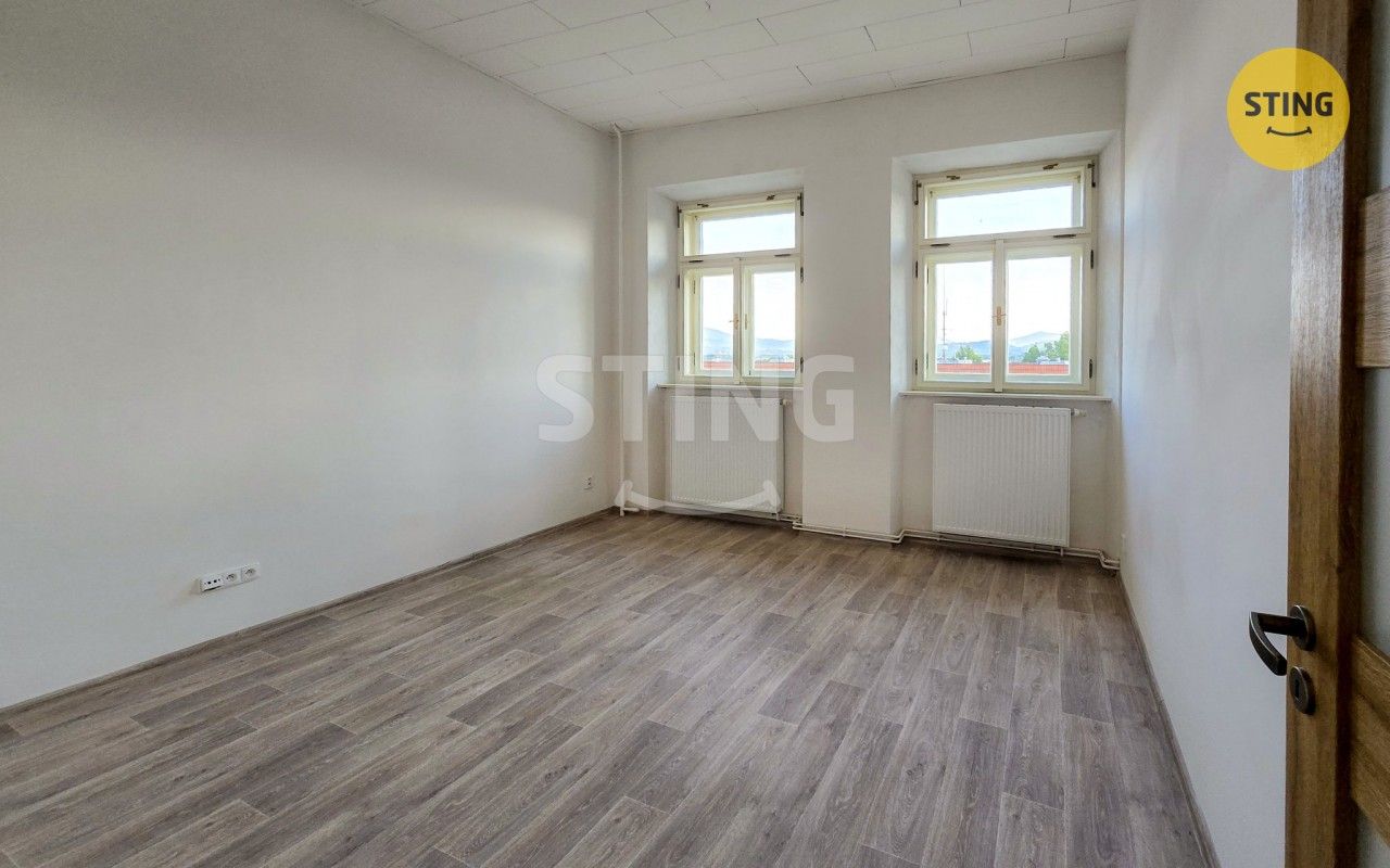 Pronájem bytu 3+kk 69 m² - foto 4