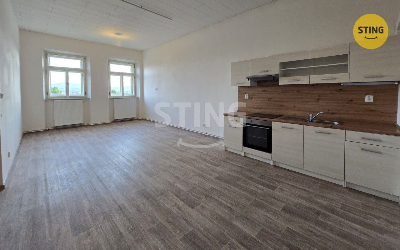 Pronájem bytu 3+kk 69 m² - foto 5