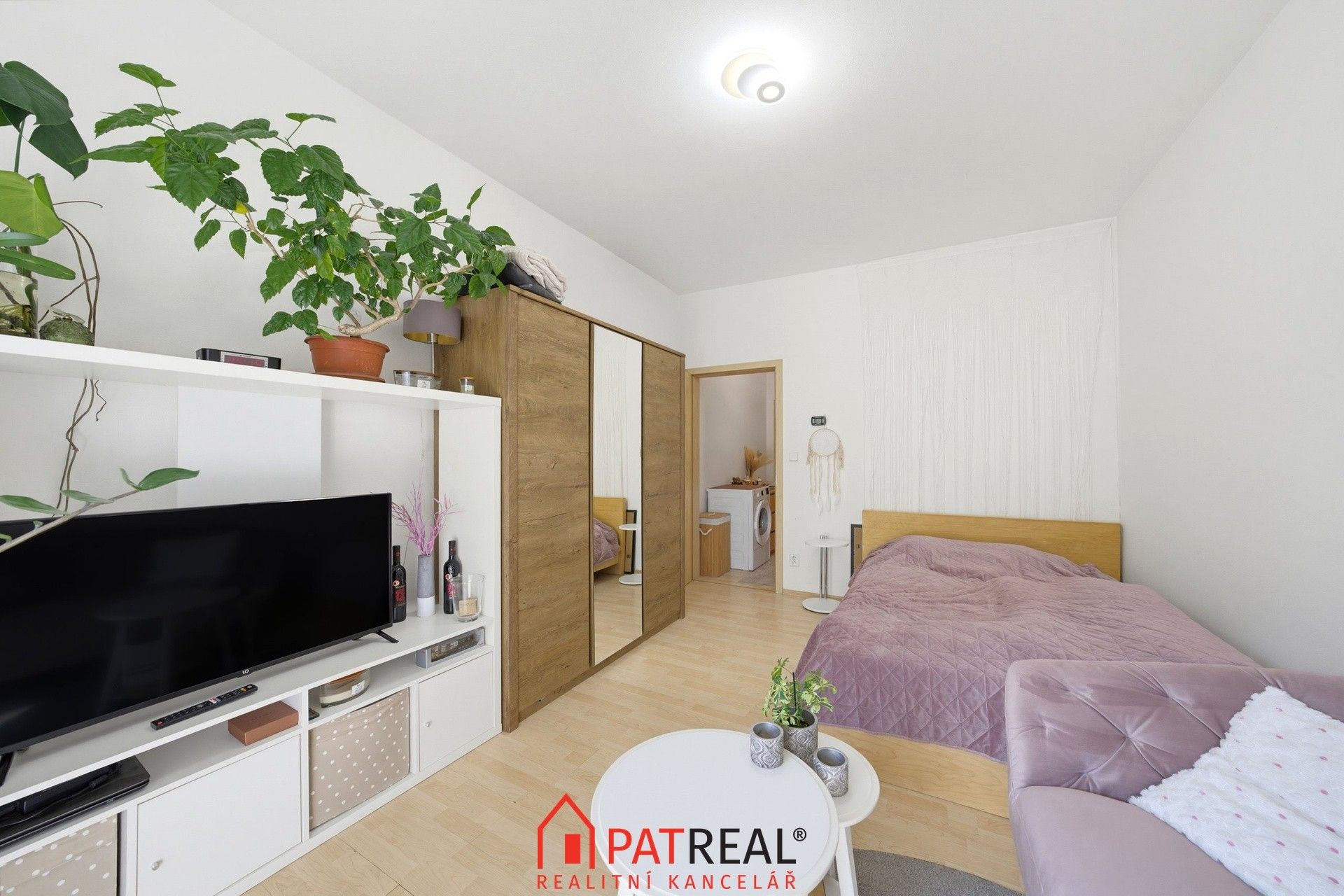 Prodej bytu 1+1 177 m² - foto 2
