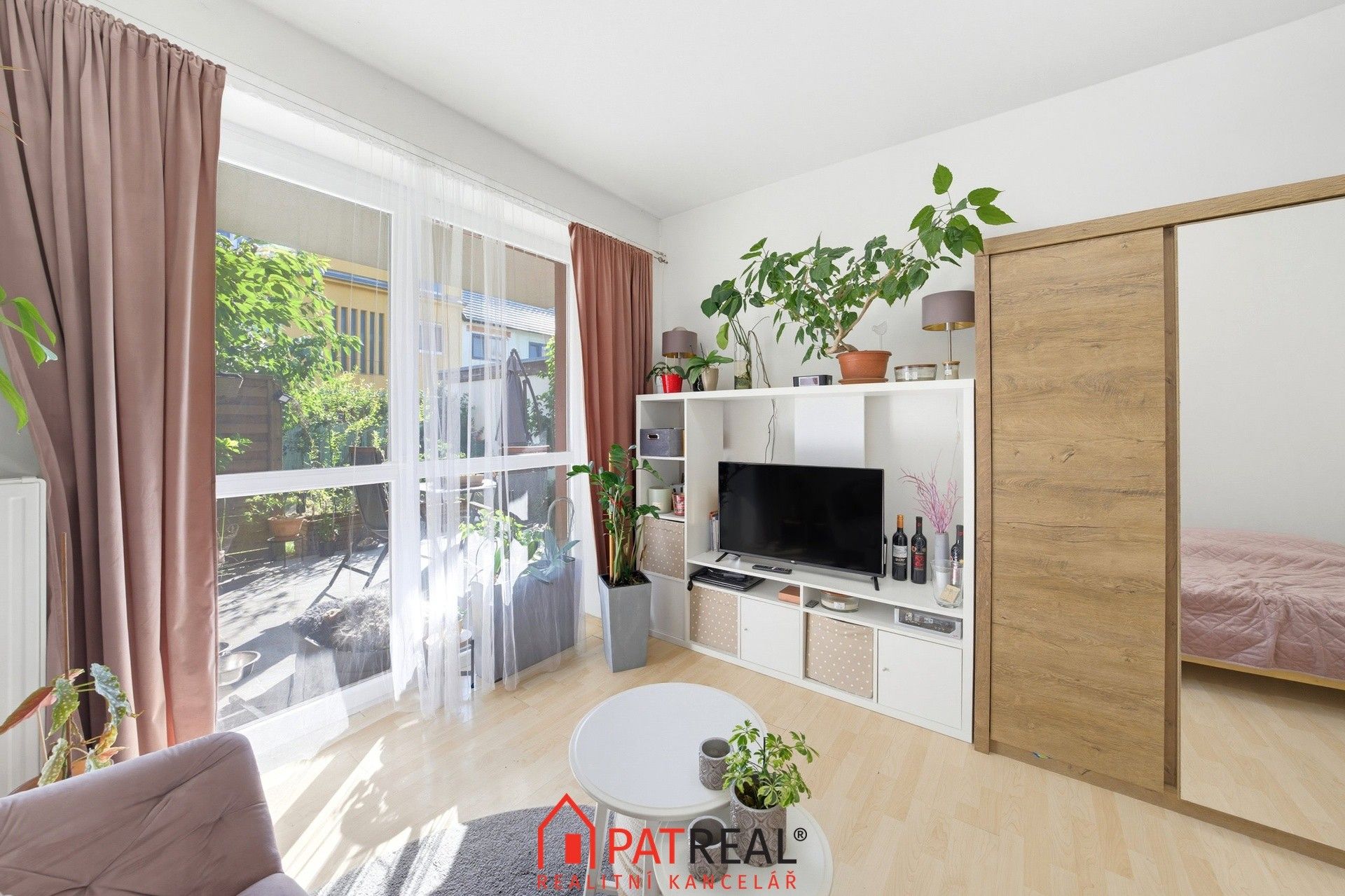 Prodej bytu 1+1 177 m² - foto 3