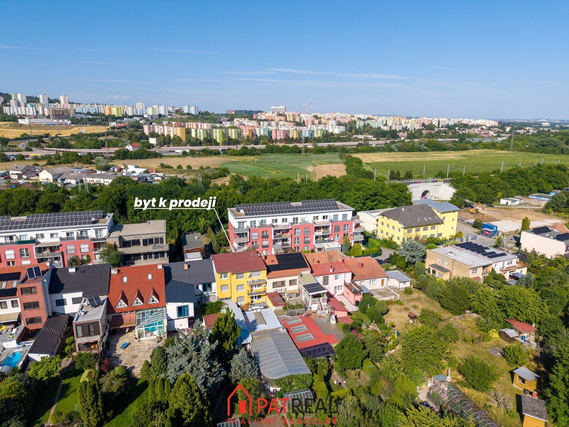Prodej bytu 1+1 177 m² - foto 1
