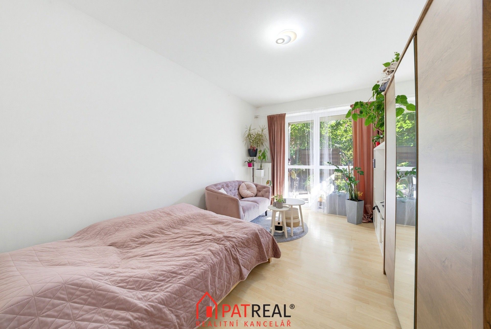 Prodej bytu 1+1 177 m² - foto 5