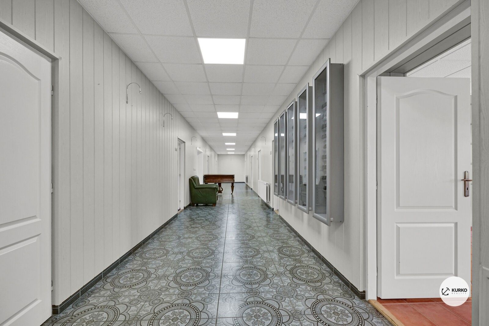 Pronájem komerčního prostoru 950 m² - foto 10