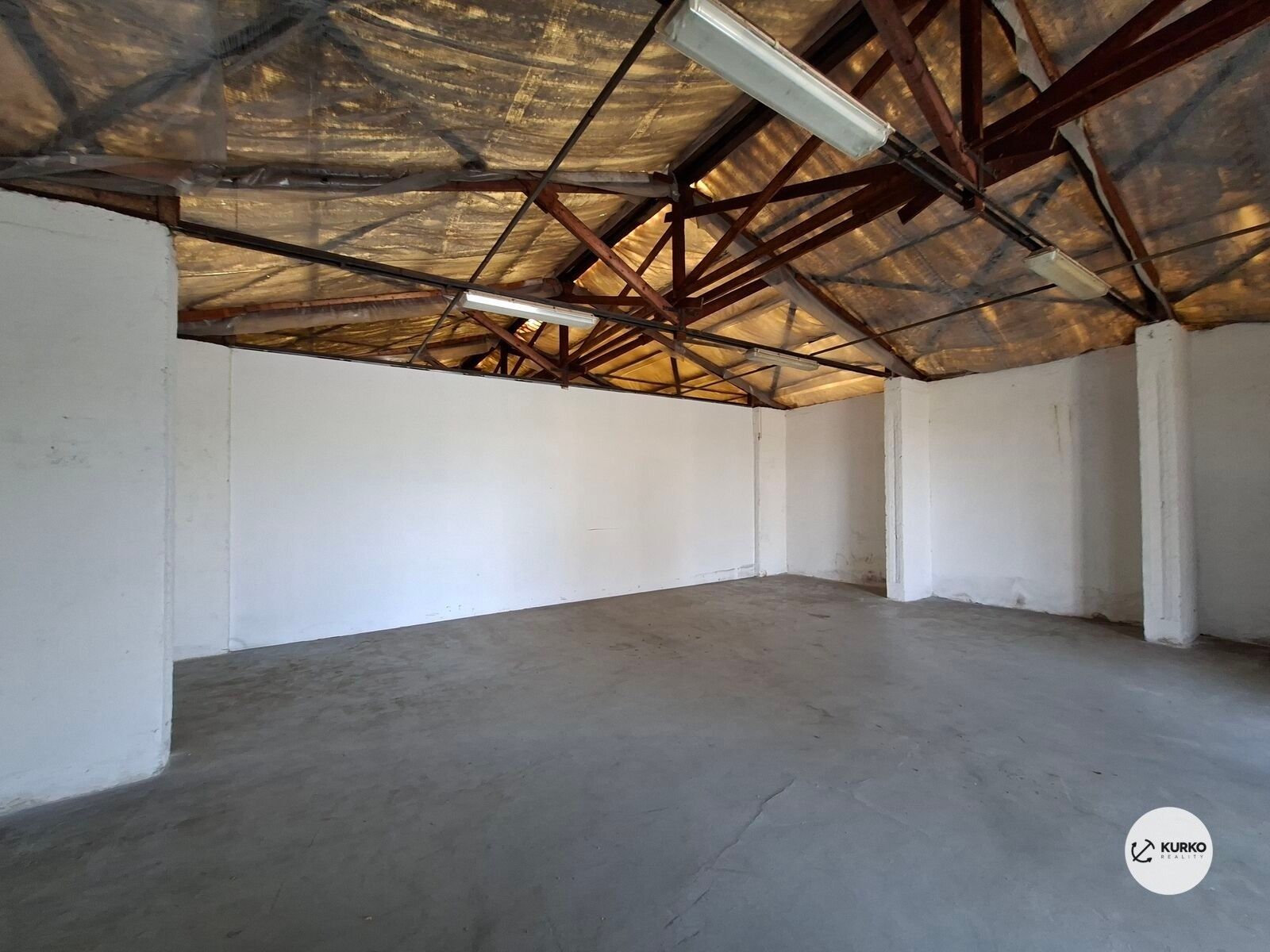 Pronájem komerčního prostoru 950 m² - foto 12