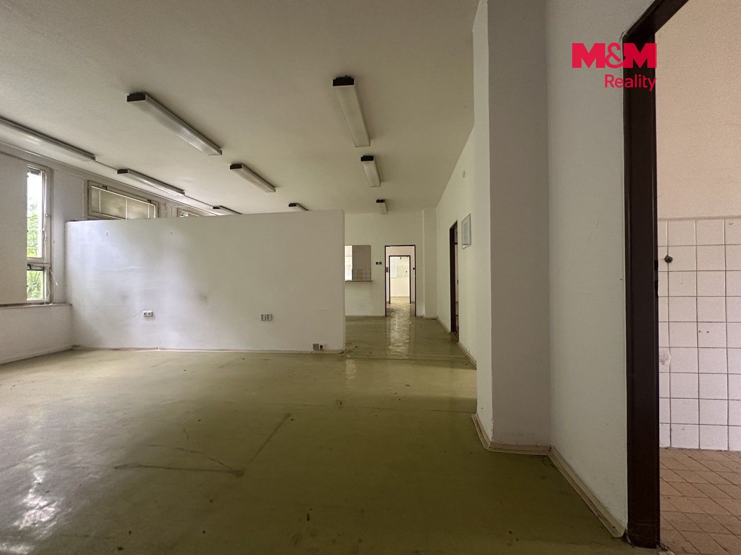 Prodej komerčního prostoru 900 m² - foto 6