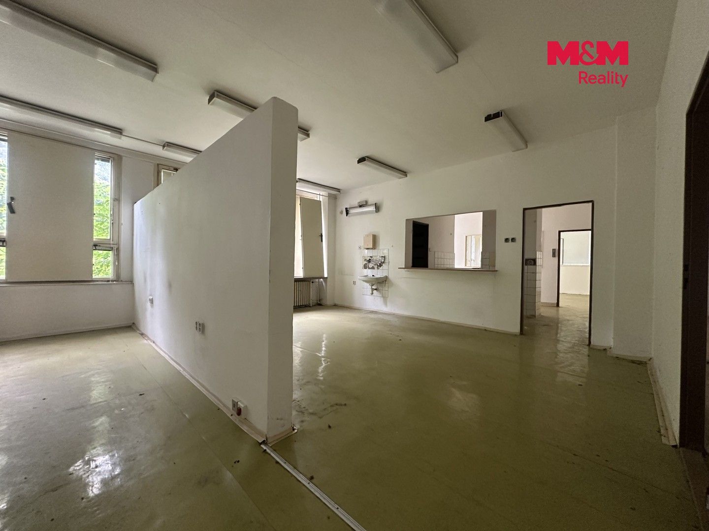 Prodej komerčního prostoru 900 m² - foto 10