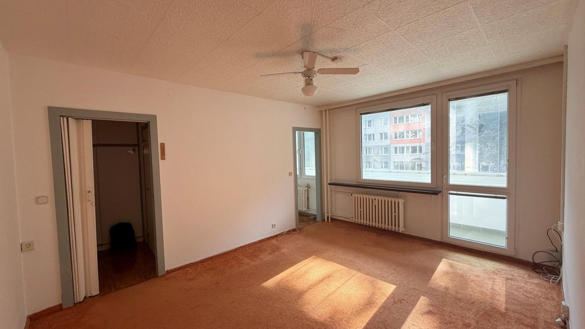 Pronájem bytu 1+kk 33 m² - foto 1