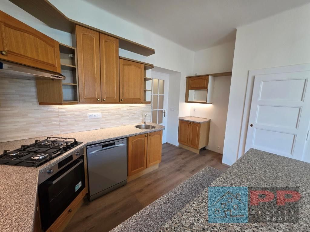 Pronájem bytu 3+1 109 m² - foto 2