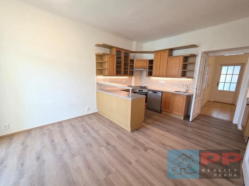 Pronájem bytu 3+1 109 m² - foto 4