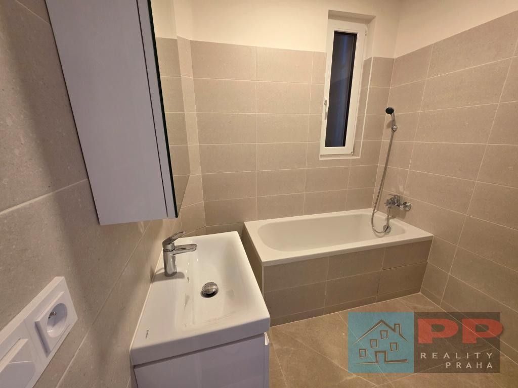 Pronájem bytu 3+1 109 m² - foto 13
