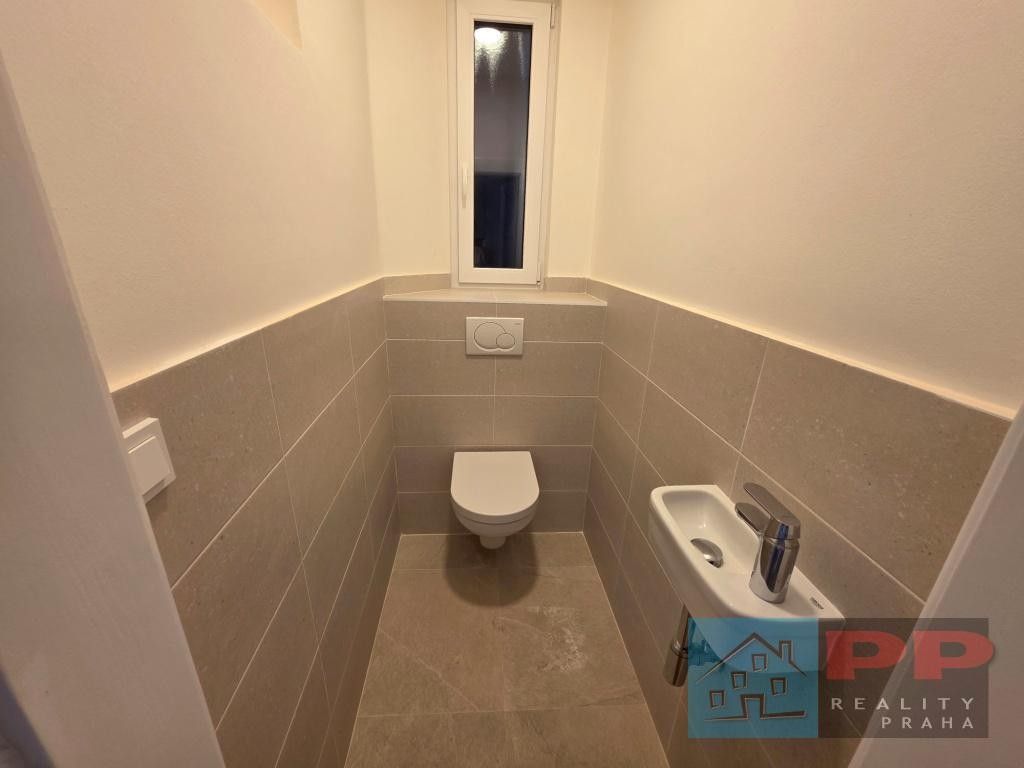 Pronájem bytu 3+1 109 m² - foto 14