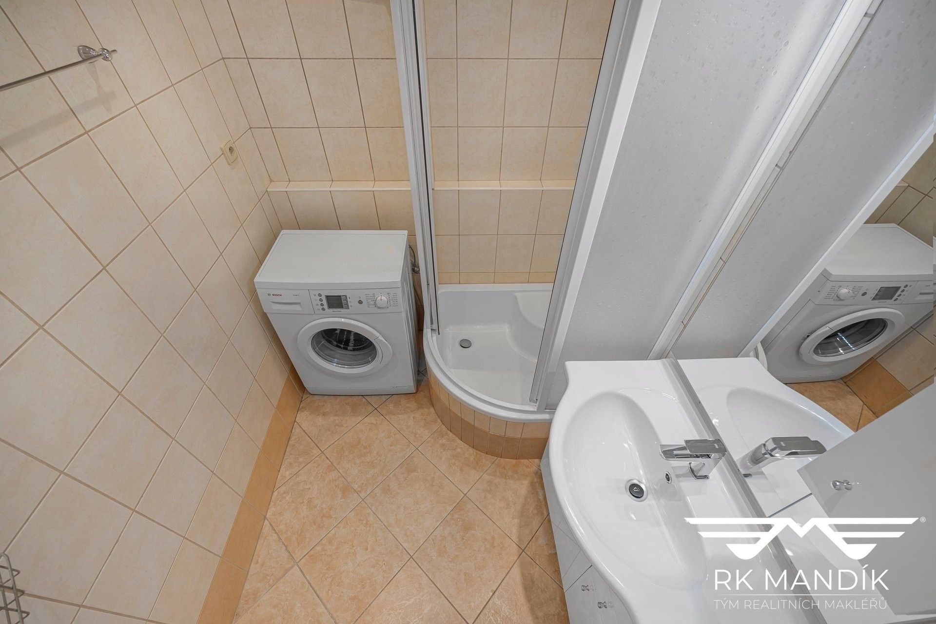 Pronájem bytu 3+kk 70 m² - foto 16