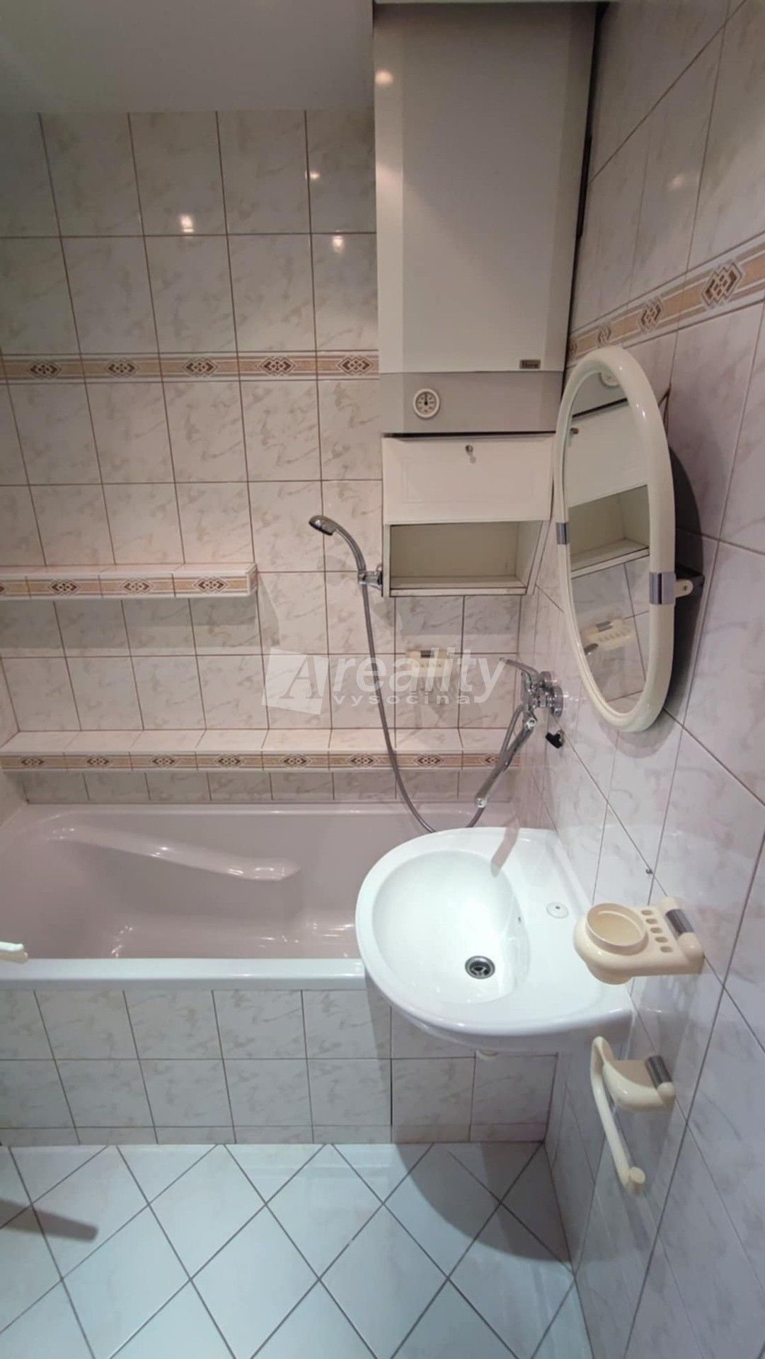 Pronájem bytu 3+1 59 m² - foto 17