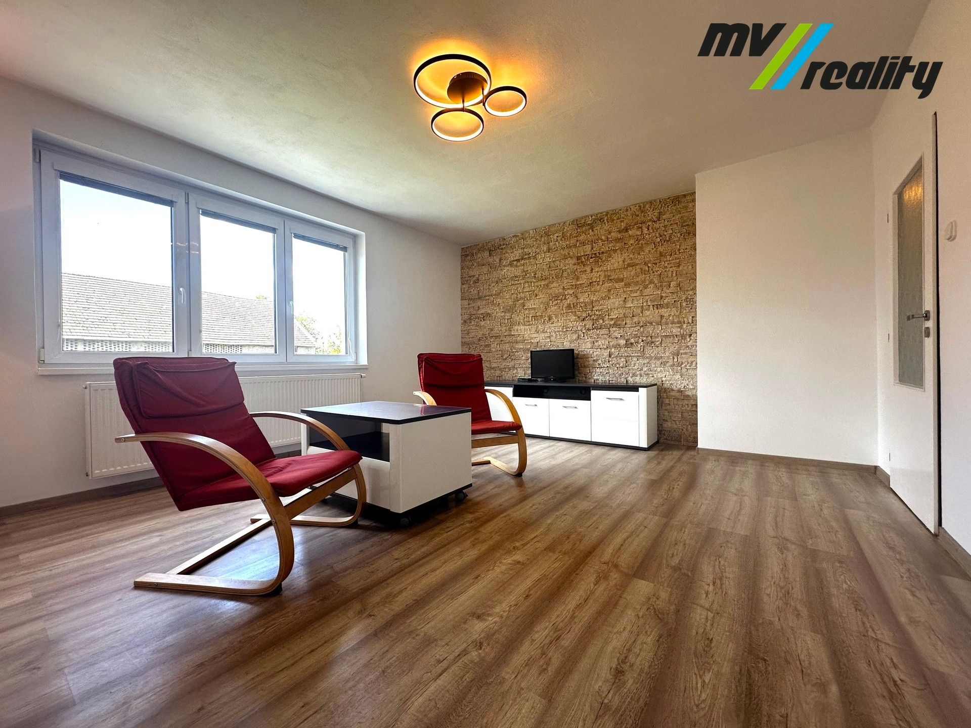 Pronájem bytu 3+1 64 m² - foto 1