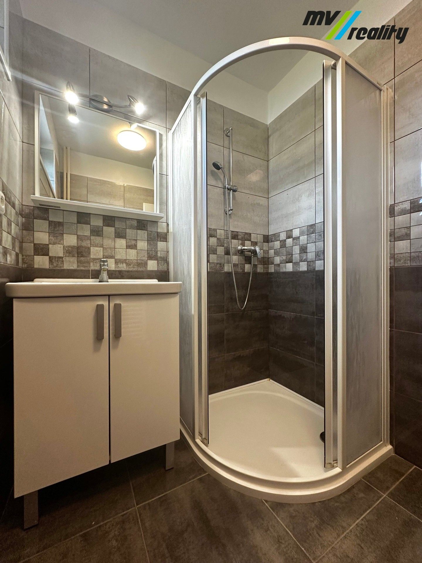 Pronájem bytu 3+1 64 m² - foto 8