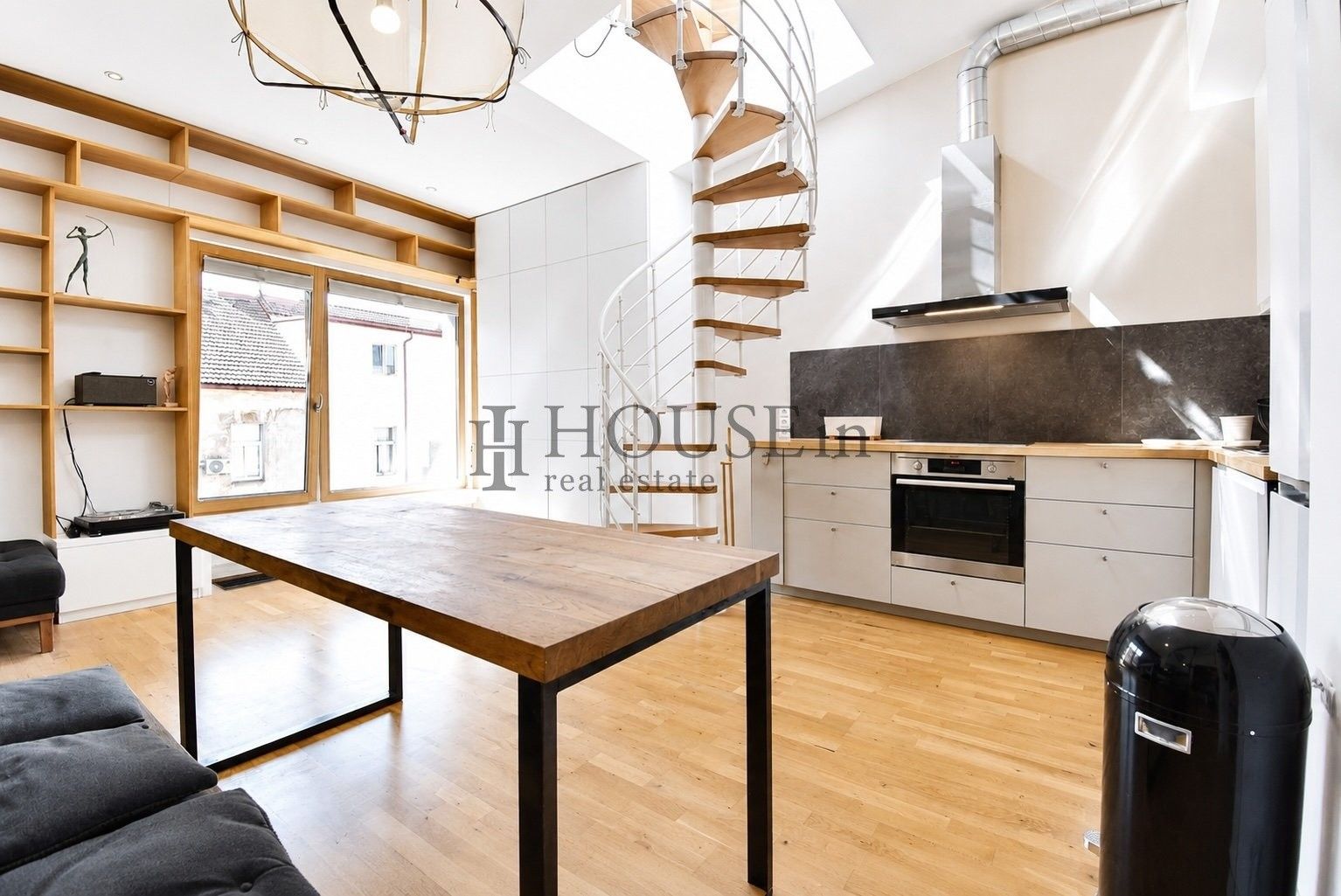 Pronájem bytu 3+kk 83 m² - foto 1