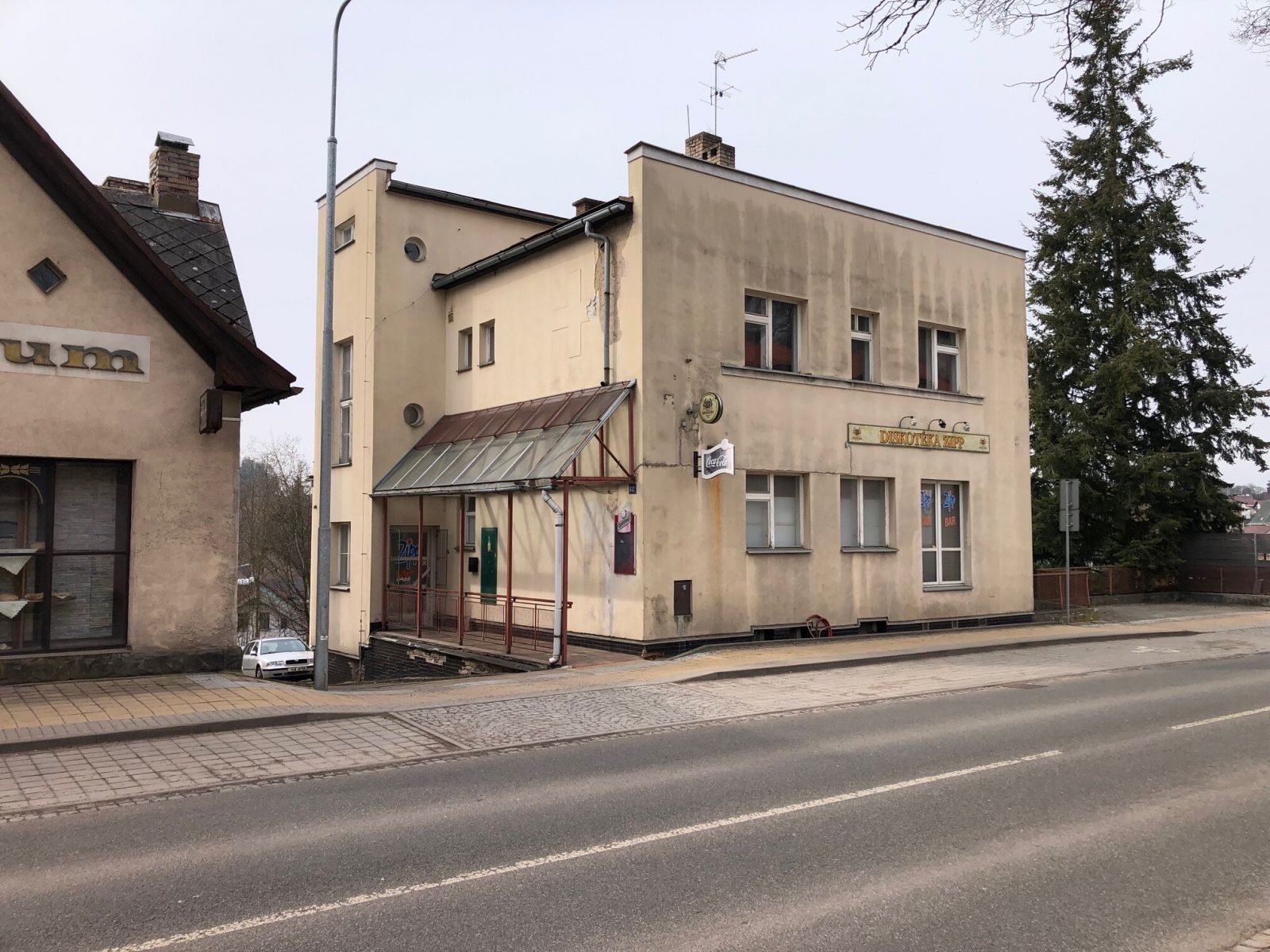 Prodej komerčního prostoru 560 m² - foto 2