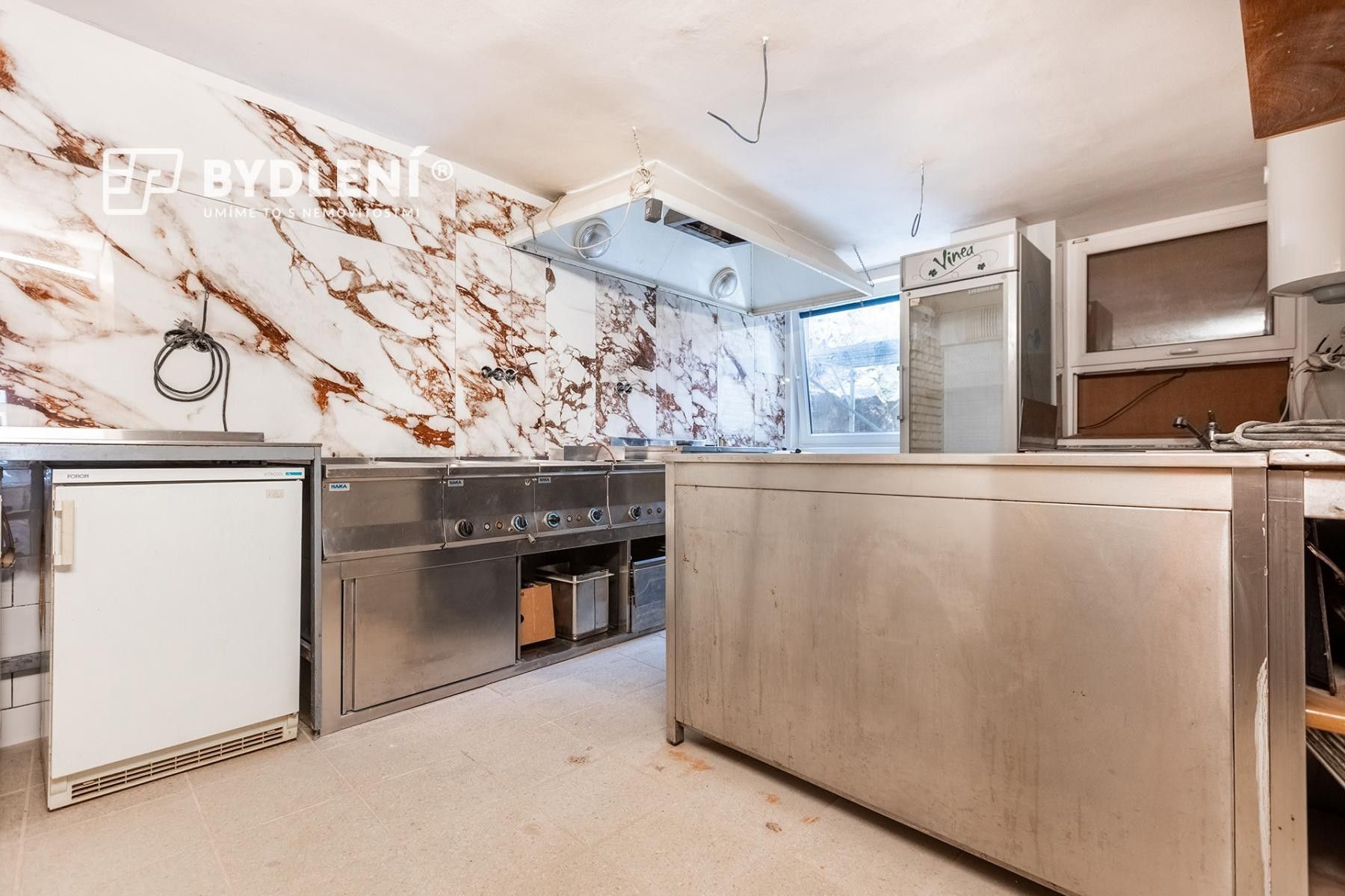 Pronájem komerčního prostoru 330 m² - foto 12