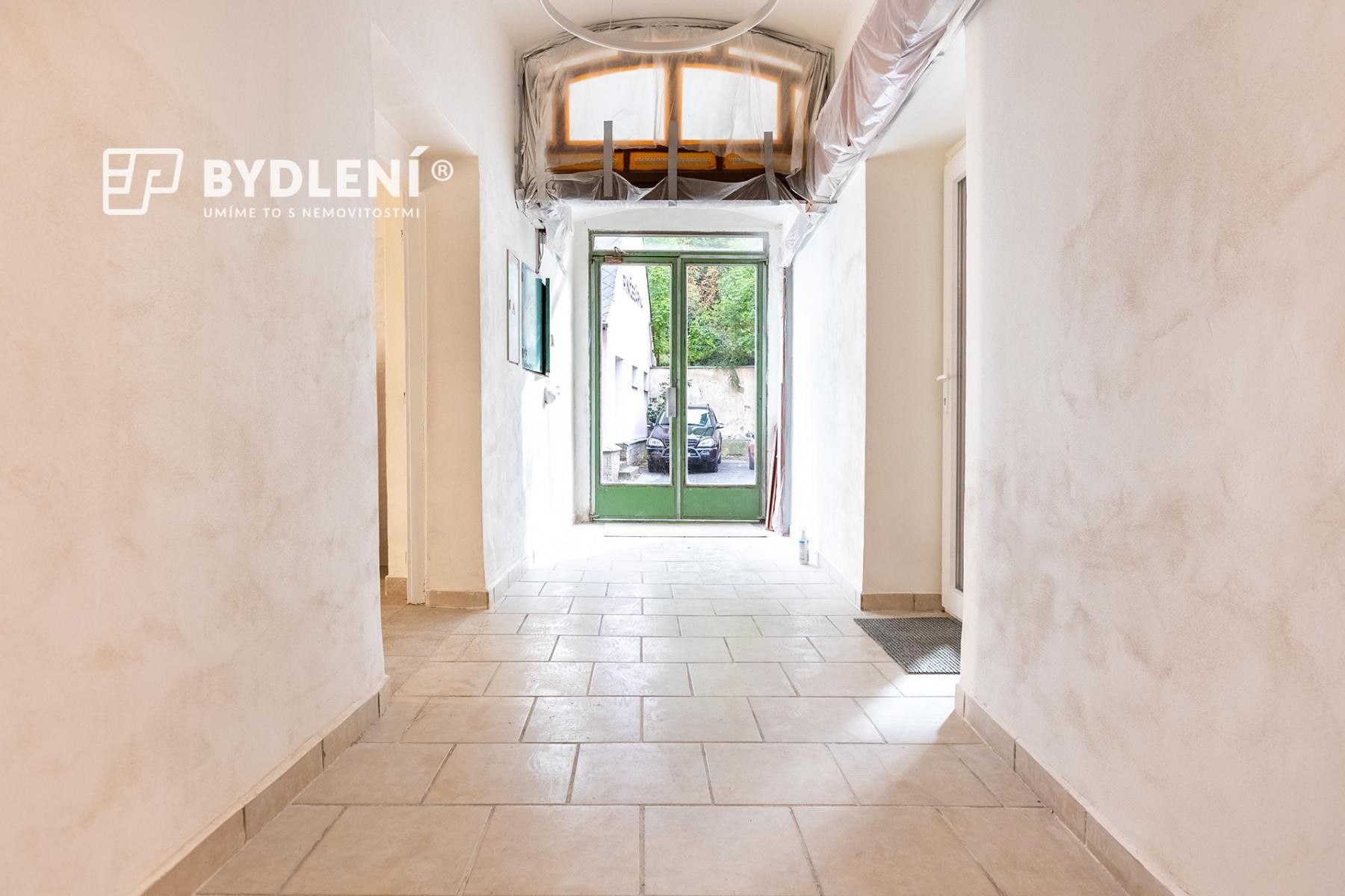 Pronájem komerčního prostoru 330 m² - foto 10