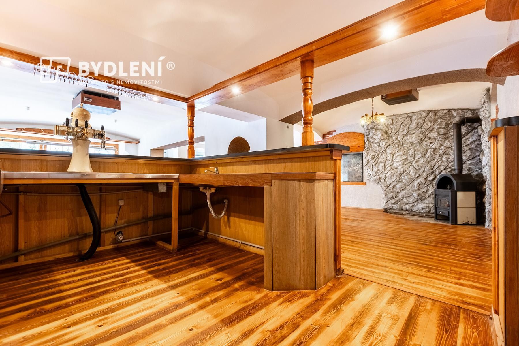 Pronájem komerčního prostoru 330 m² - foto 13