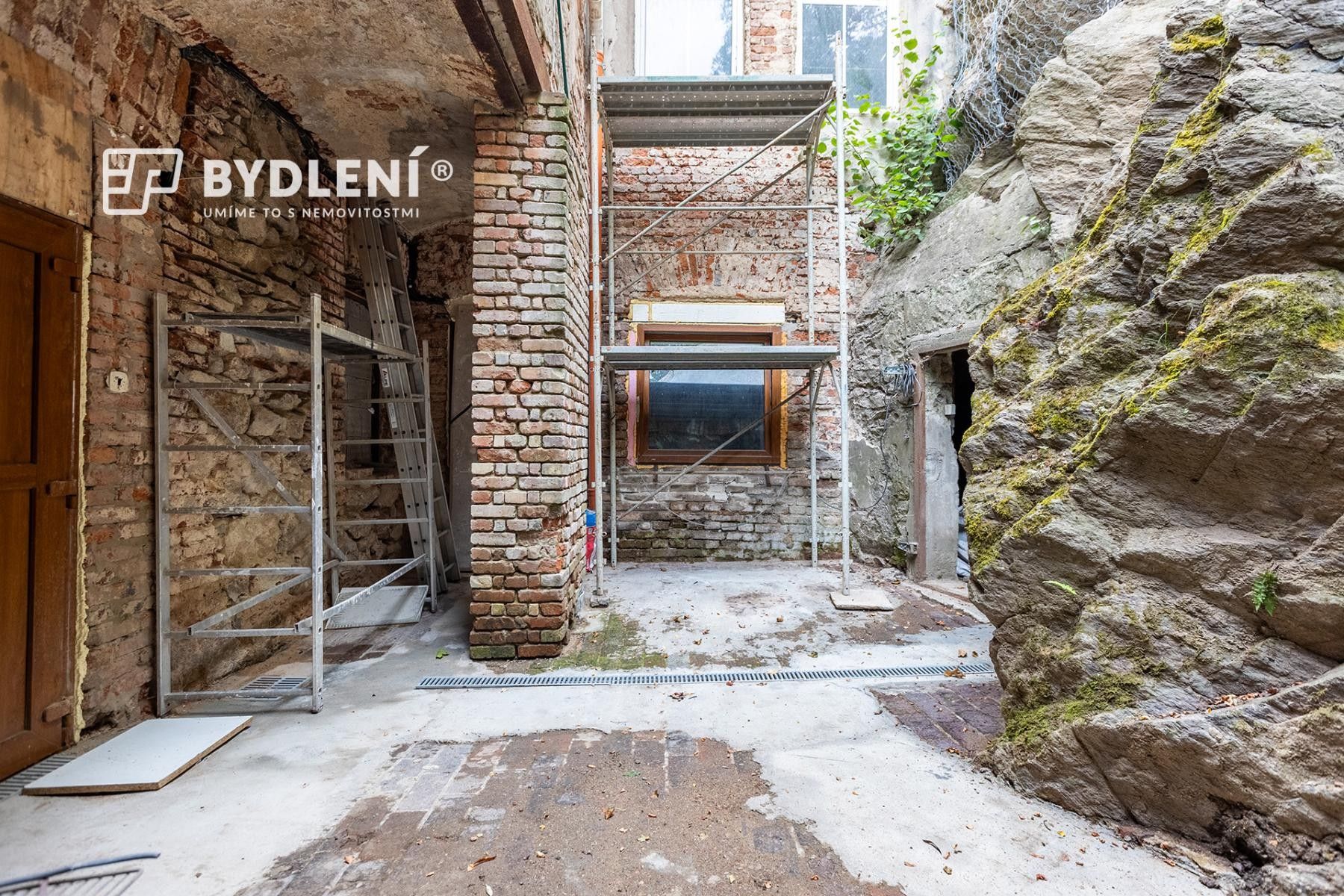 Pronájem komerčního prostoru 330 m² - foto 11